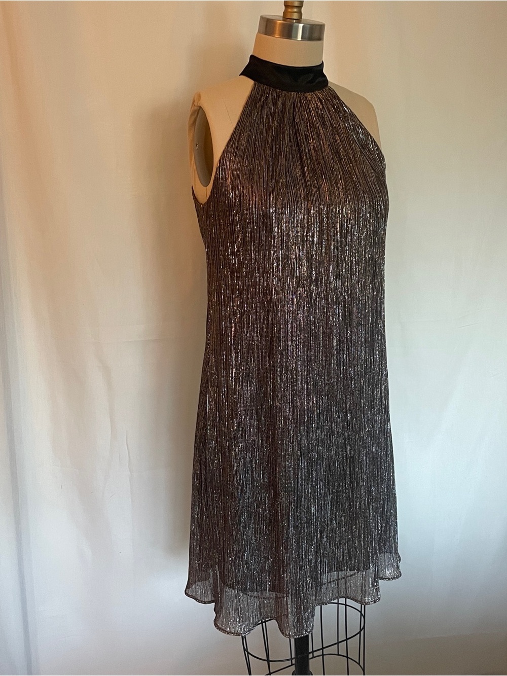 Laundry By Shelli Segal Metallic Pleated Halter Mini Dress in Charcoal and Black